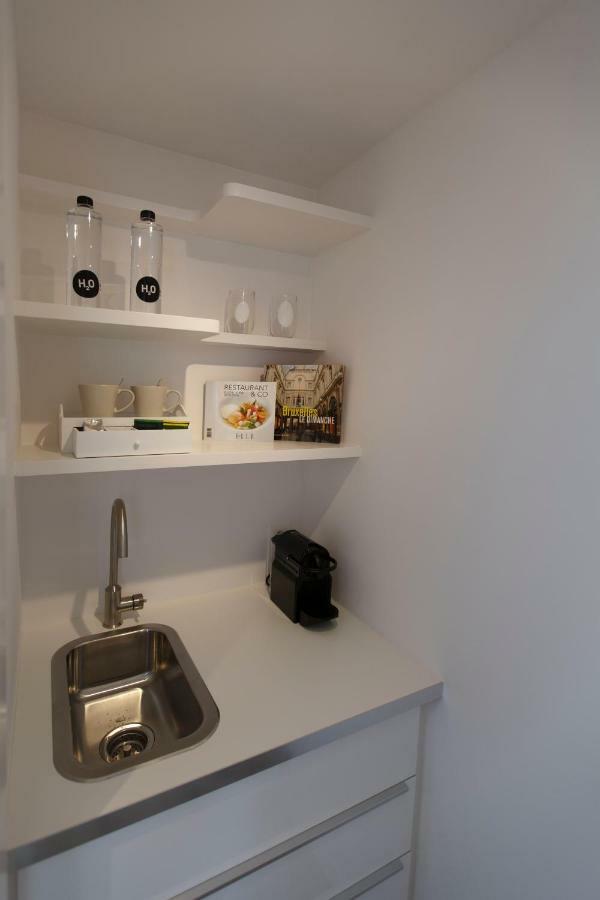 Be And Be Sablon Bed & Breakfast Брюксел Екстериор снимка